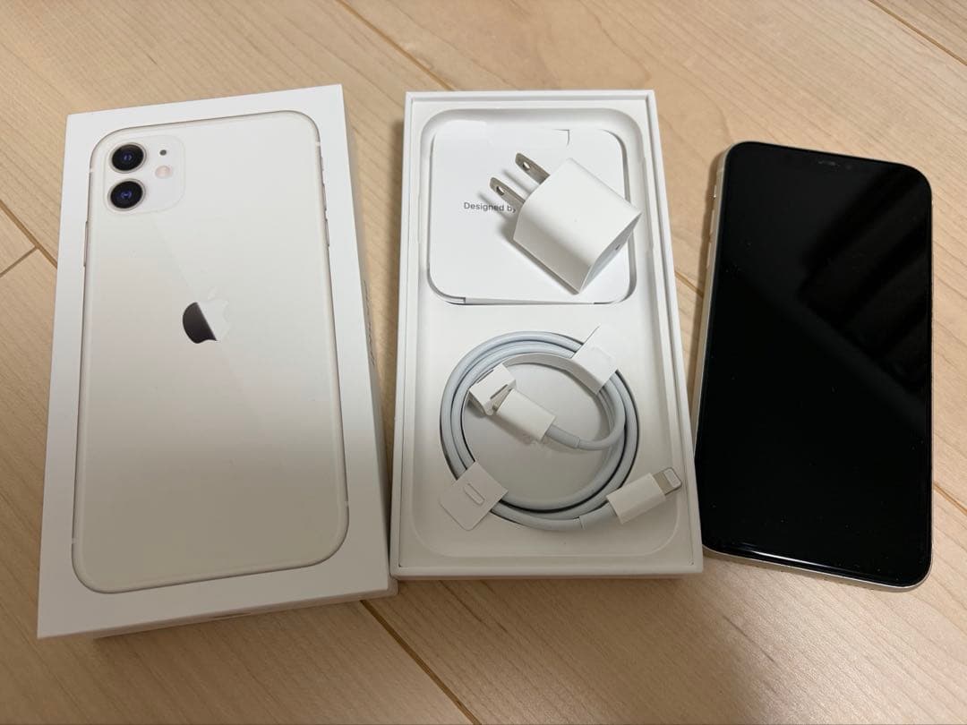 iPhone11 64GB ホワイト　SIMフリー