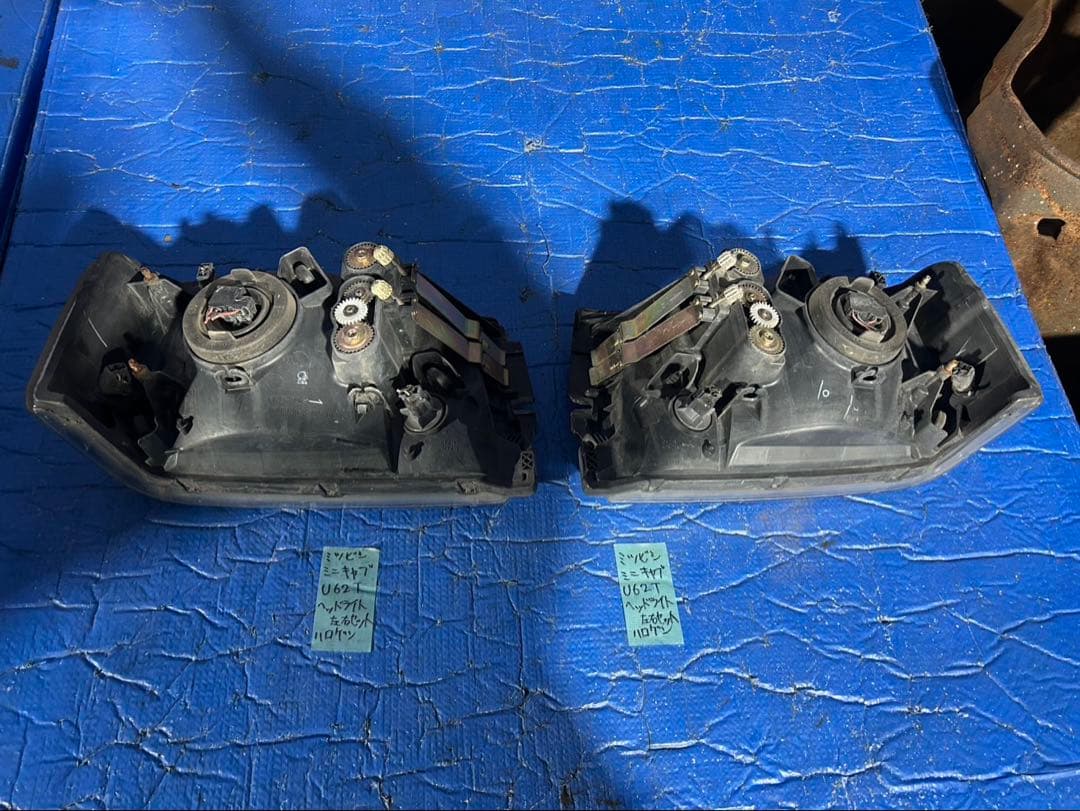 三菱　ミニキャブ　U62T ヘッドライト左右セット
