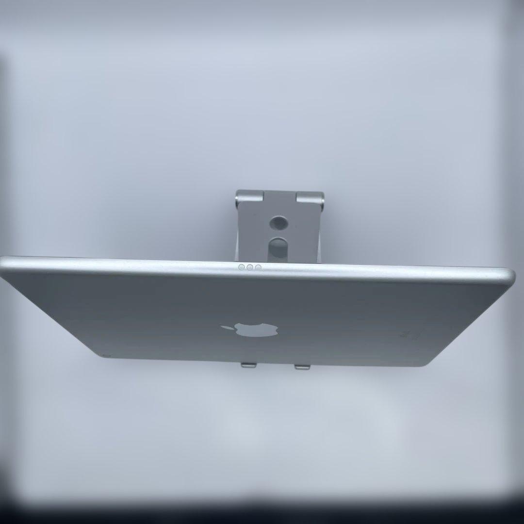 iPad 7世代 32GB バッテリー81%