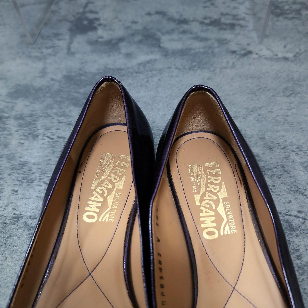 フェラガモ ヴァラ フラットシューズ 24cm 紫 パテント リザード型押し