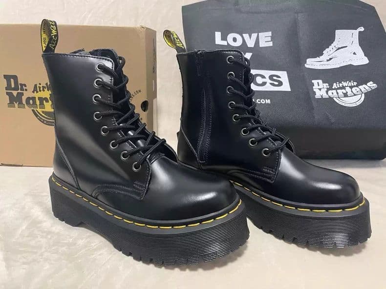 Dr.Martens 厚底 8穴 ハイカット マーチンブーツ レディース23cm