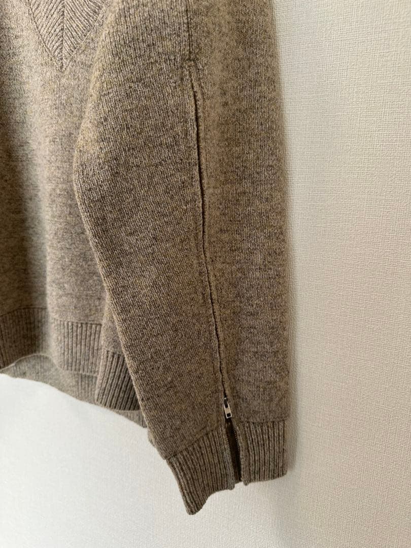 UNUSED アンユーズド Vネック セーター