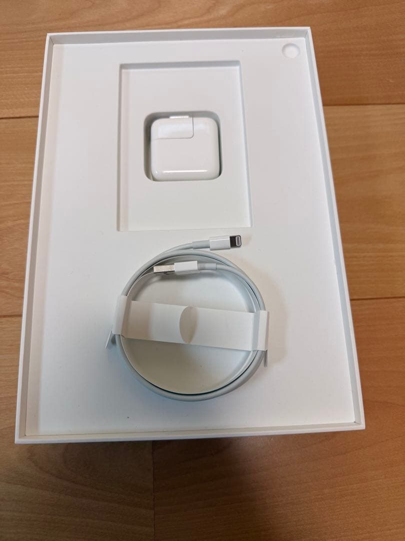 月*人様 iPad Pro 10.5インチ、アップルペンシル、キーボードなど