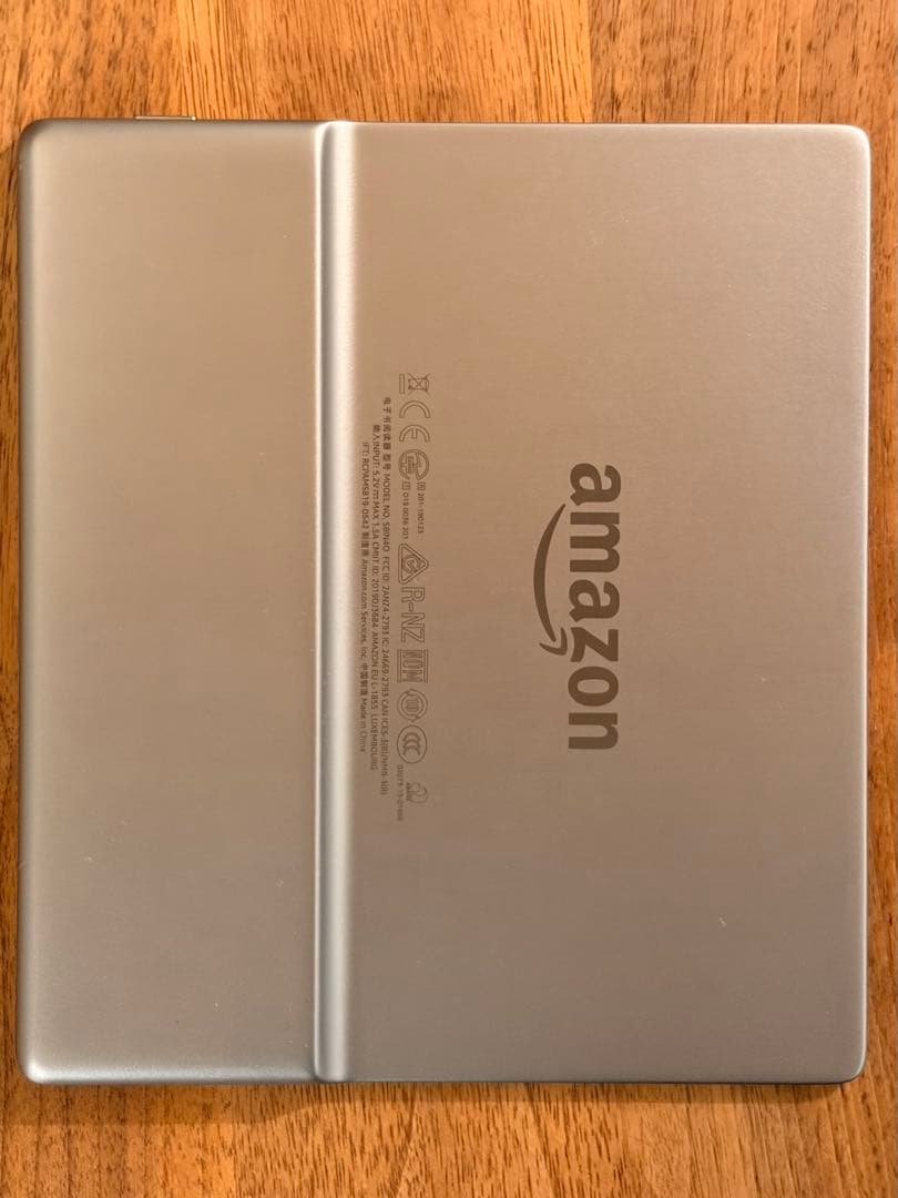 Kindle Oasis 第10世代 32GB 広告無し 本体 充電ケーブル付き