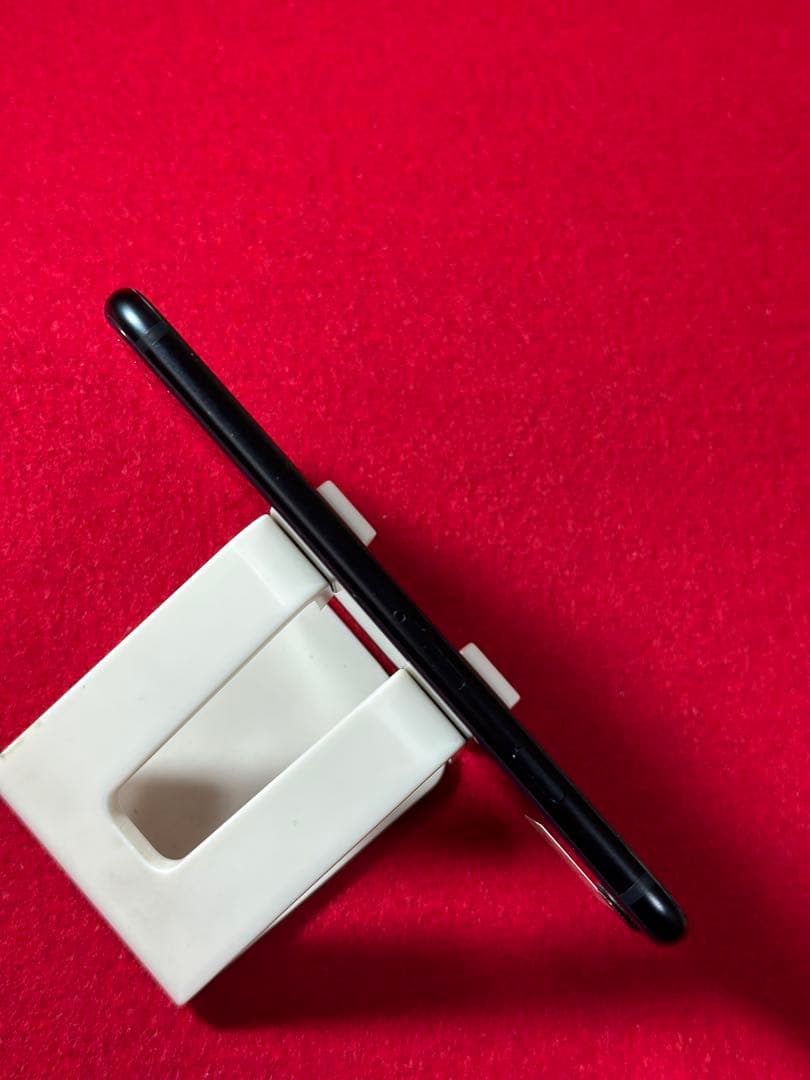 【0044】iPhone SE3第3世代ミッドナイト 64GB simフリー