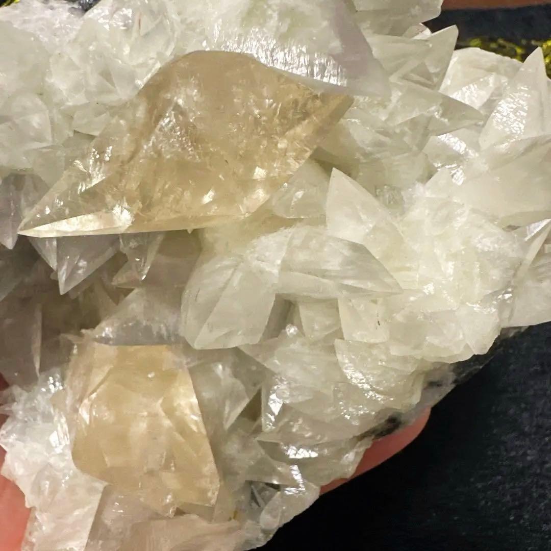 希少 高品質 黄色 ダイヤモンドカット カルサイト 原石