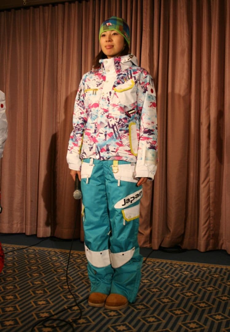 希少　全日本　バンクーバー五輪　モデル　限定販売　スキーウェア