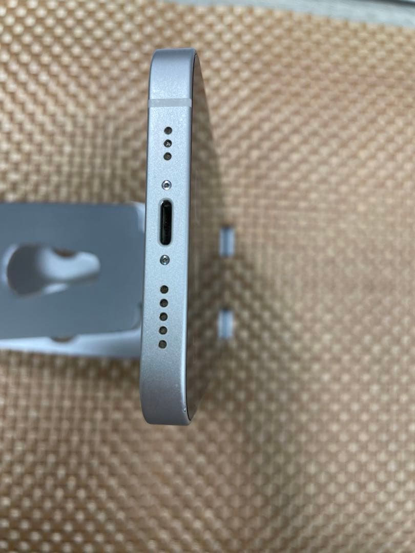 iPhone 14 128 GB スターライトSIMフリー【8957】