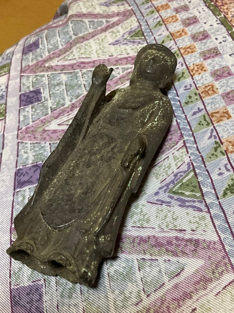 仏像／阿弥陀如来立像。鋼像　年代・江戸時代／中期。【足先欠如、後ろ側割れ有り】。