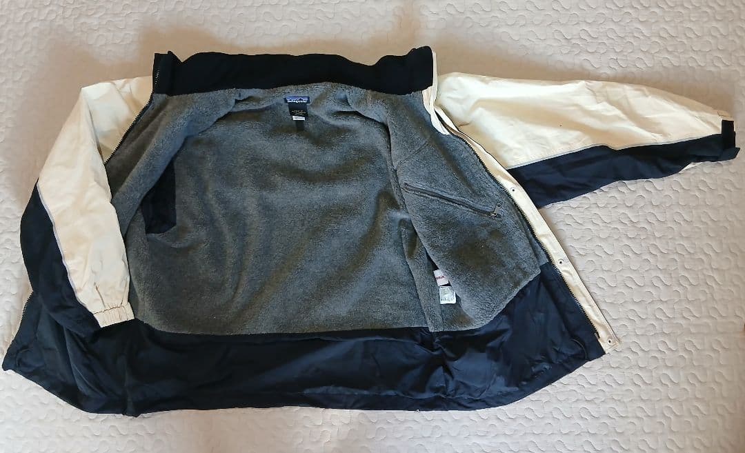 【パタゴニア/着用1回】フード有り　スノーウエア　ジャケット　レディース　キッズ