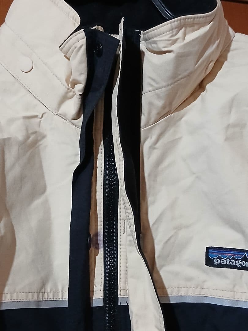 【パタゴニア/着用1回】フード有り　スノーウエア　ジャケット　レディース　キッズ