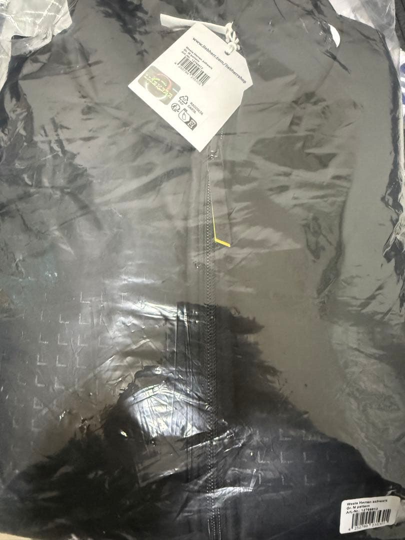 Liebherr 黒 ベスト M