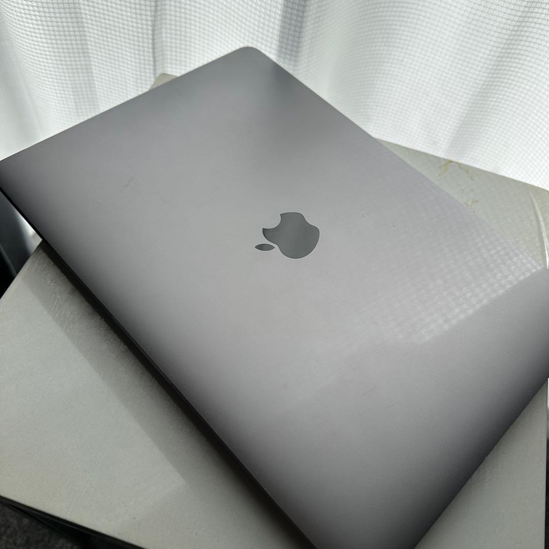 MacBook Pro 2018 13インチ Core i7 16GB 1TB
