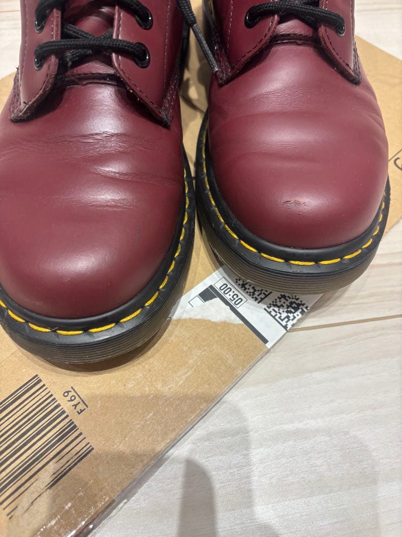 ドクターマーチン　8ホール　UK6 チェリー