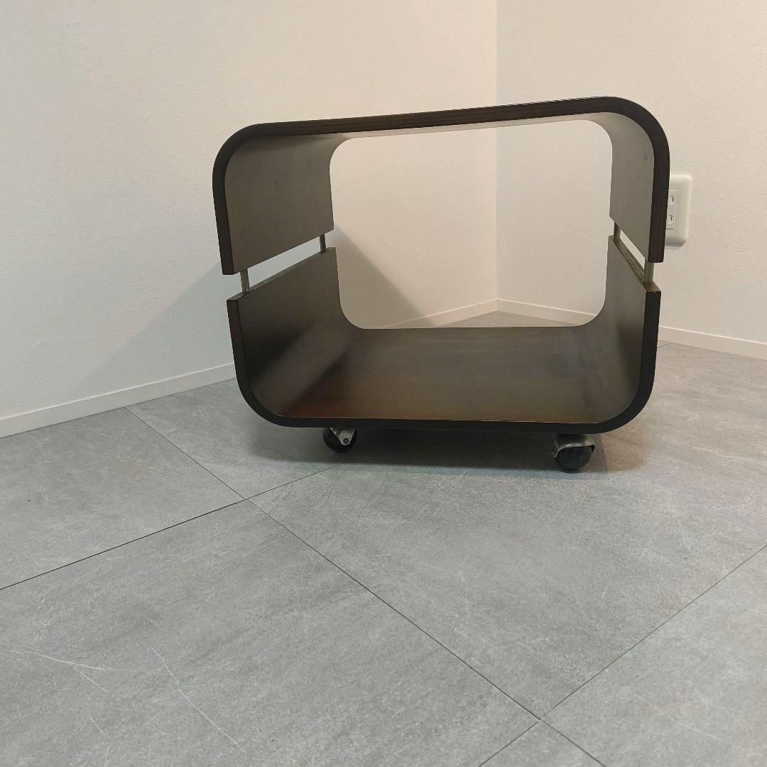 ミッドセンチュリー　ブラウン　木製サイドテーブル ボールキャスター付き　曲げ木