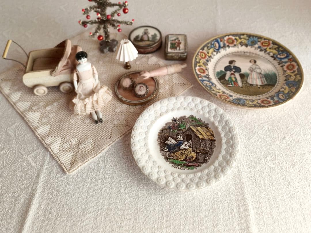 * antique plate ୨୧* フラワーレリーフ アンティークプレート