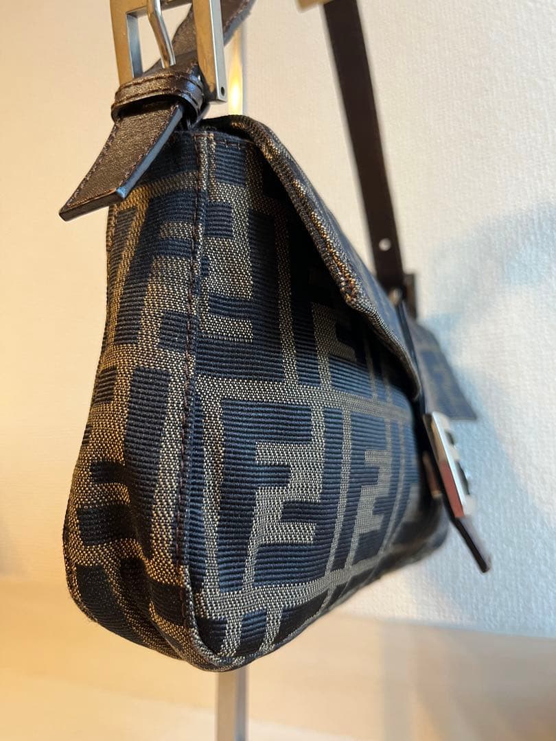 美品　FENDI　マンマバゲット　ズッカ　ブラウン　ワンショルダー　保存袋付