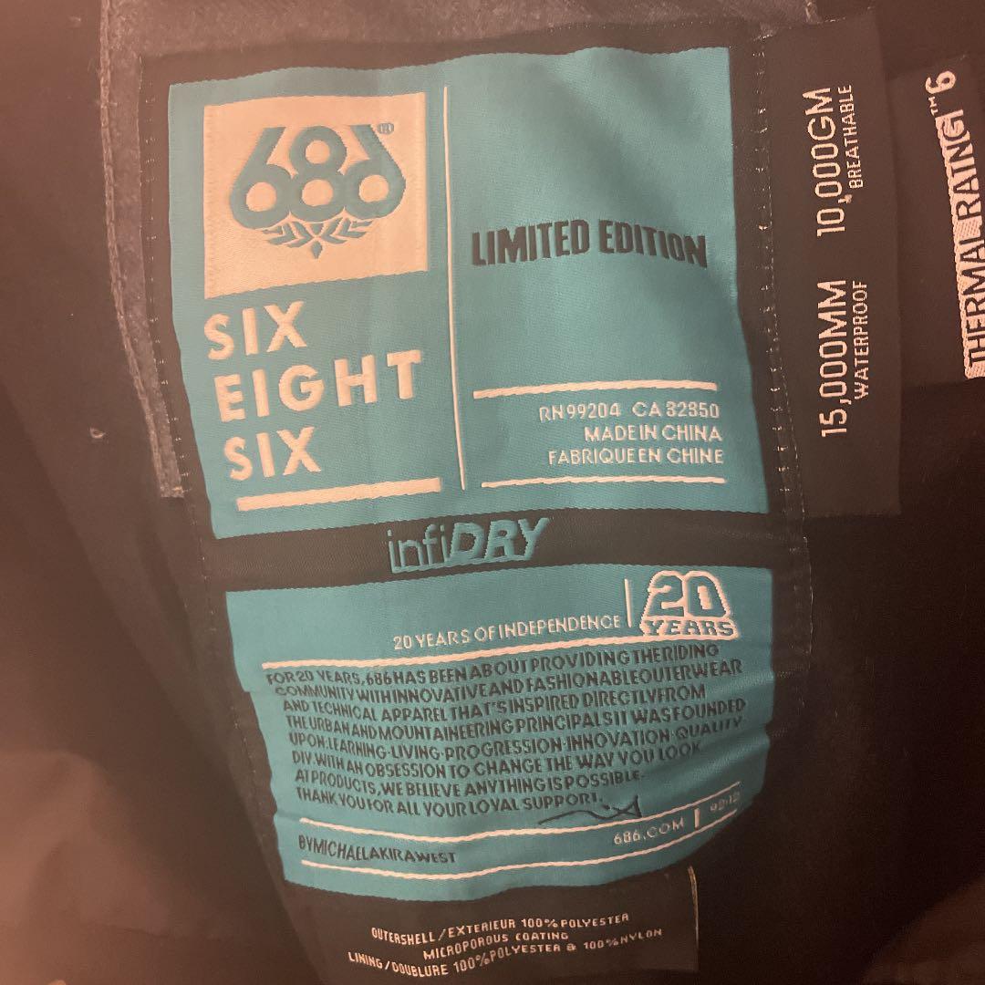 686のメンズウェアの下です。