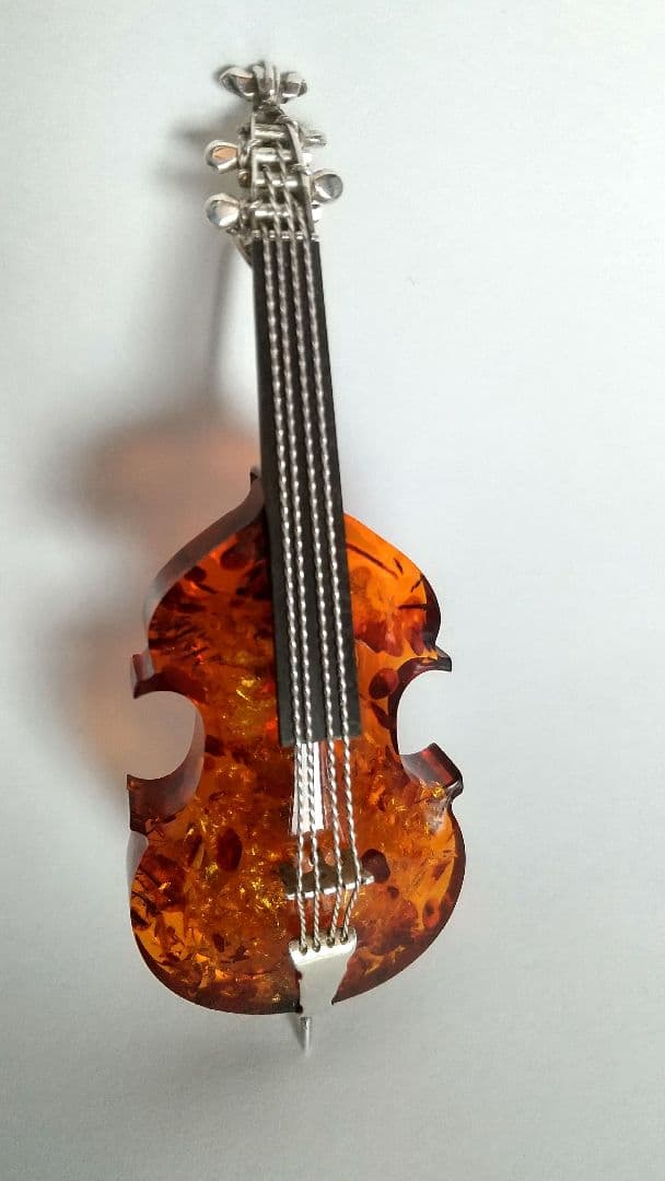 琥珀 シルバーブロ―チ (チェロ)