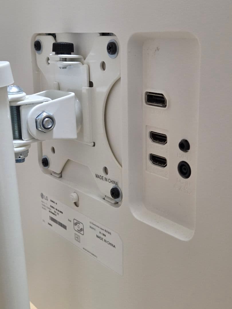 【ほぼ新品】LG 32UN500-W 4K 31.5インチモニター（L字変換付）