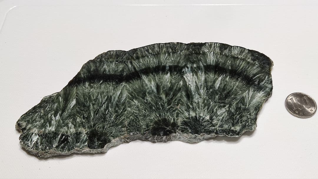 パワーストーン　天然石　セラフィナイト　斜緑泥石　プレート　225g　N.398