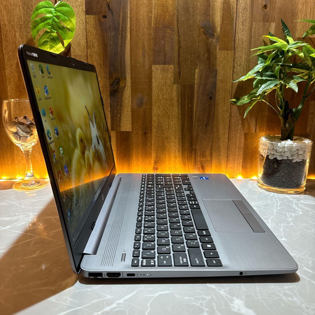 極美品‼️HP 250 G9☘2024年製☘️SSD256GB☘ノートパソコン