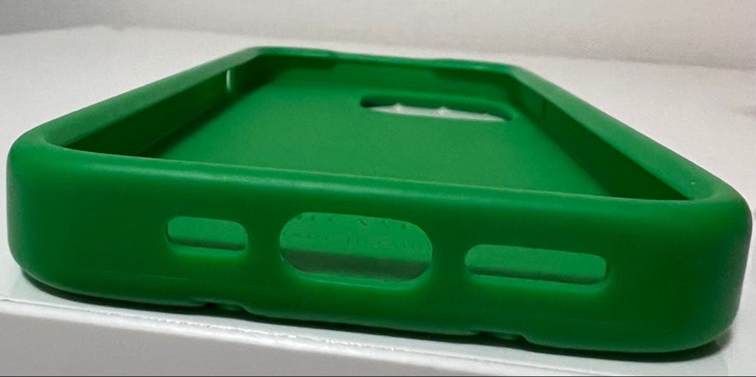 BOTTEGA VENETA ボッテガヴェネタiPhone13 Proケース