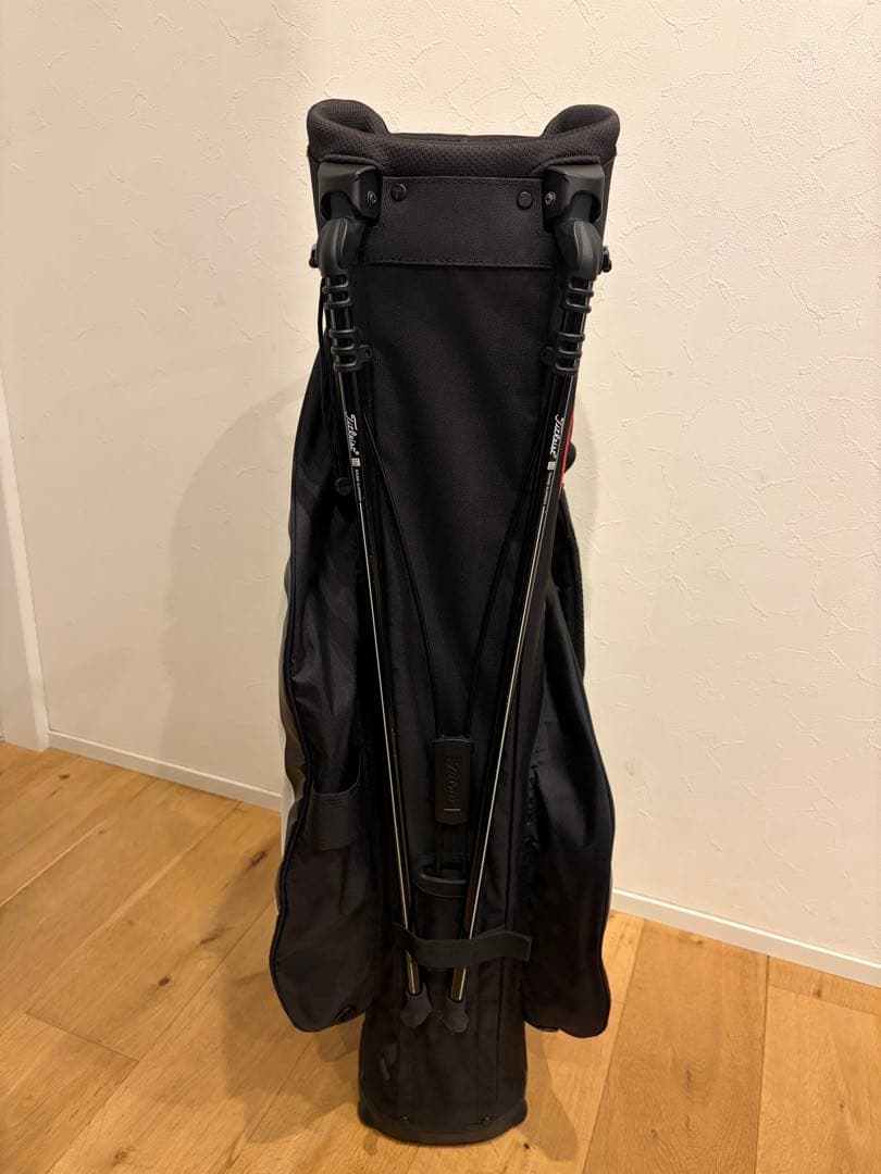 Titleist プレイヤーズ4 スタンドキャディバッグ 黒/白　8.5型