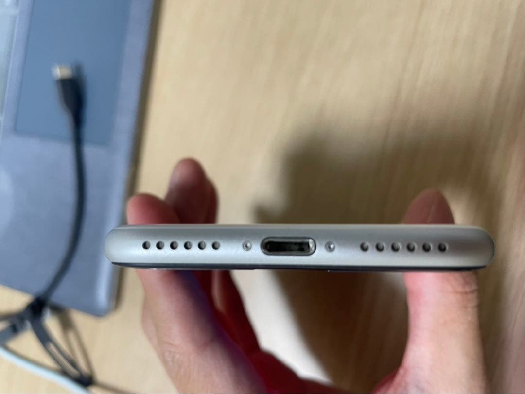 極美品 iPhone SE2 256GB SIMフリー