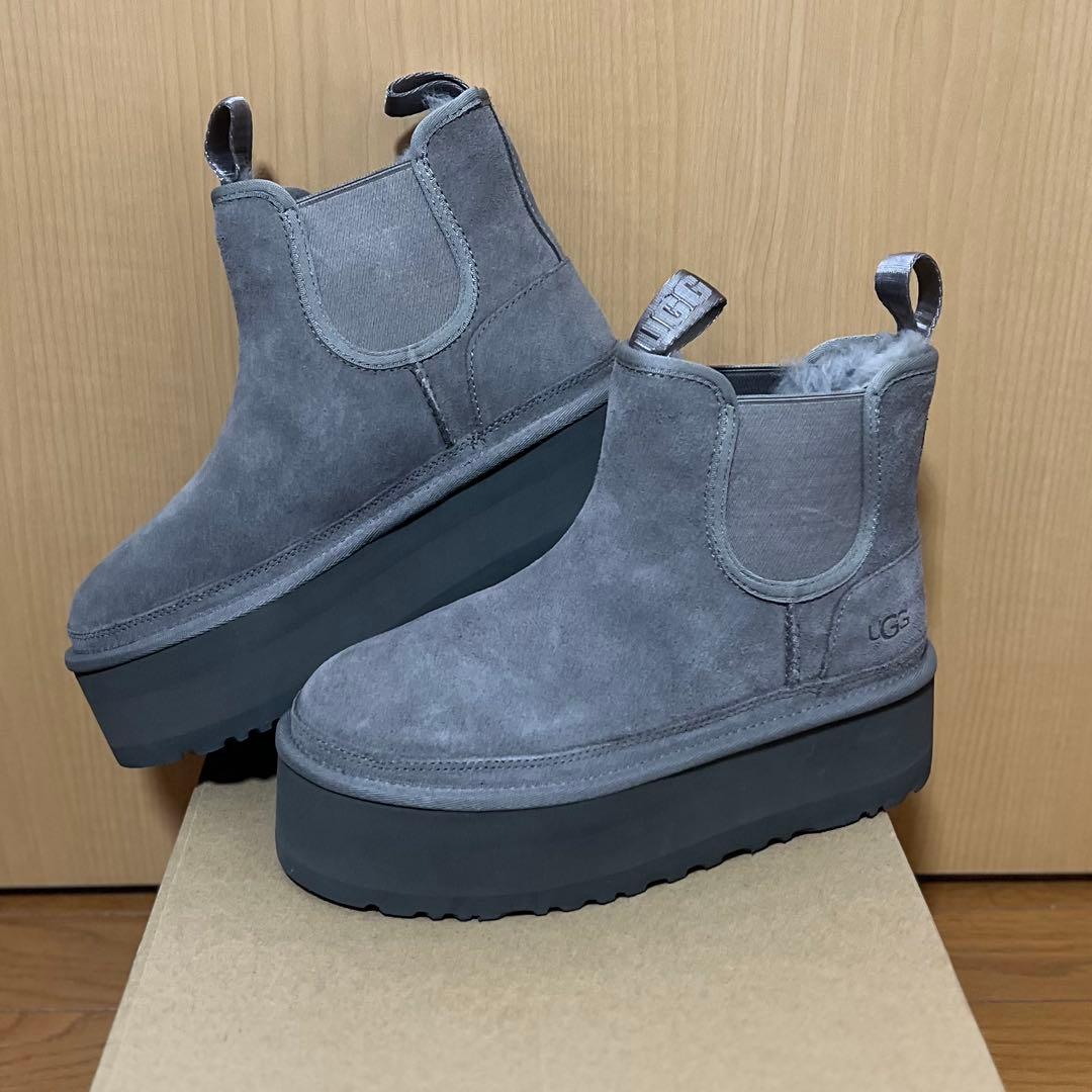 【完売品】UGG Neumel Platform Chelsea スモークプラム