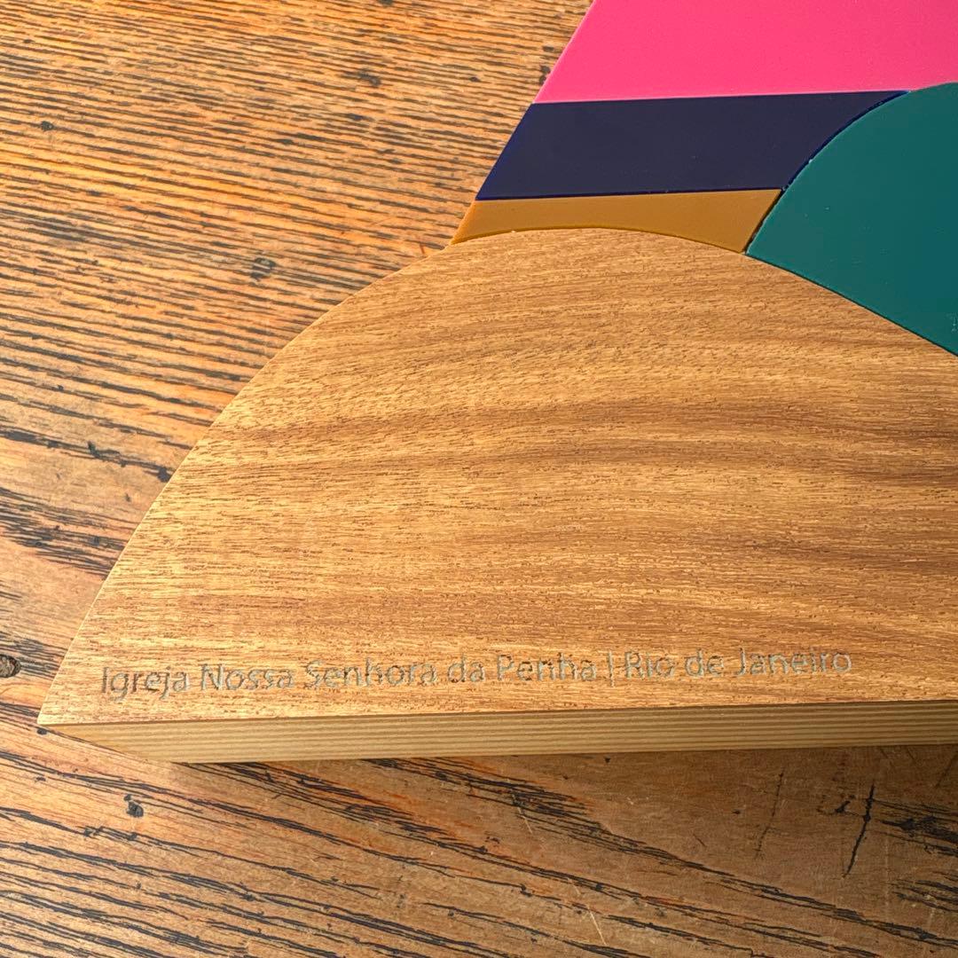 ブラジル 木製 山の上の教会 オブジェ リオデジャネイロ ペーニャ教会 カラフル