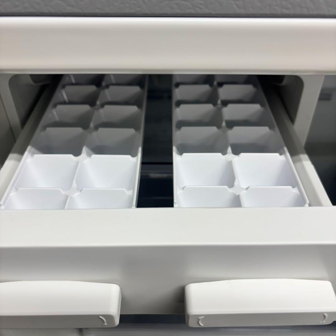 565 パナソニック　中型　冷蔵庫　200L強　1〜5人暮らし用 小型　右開き