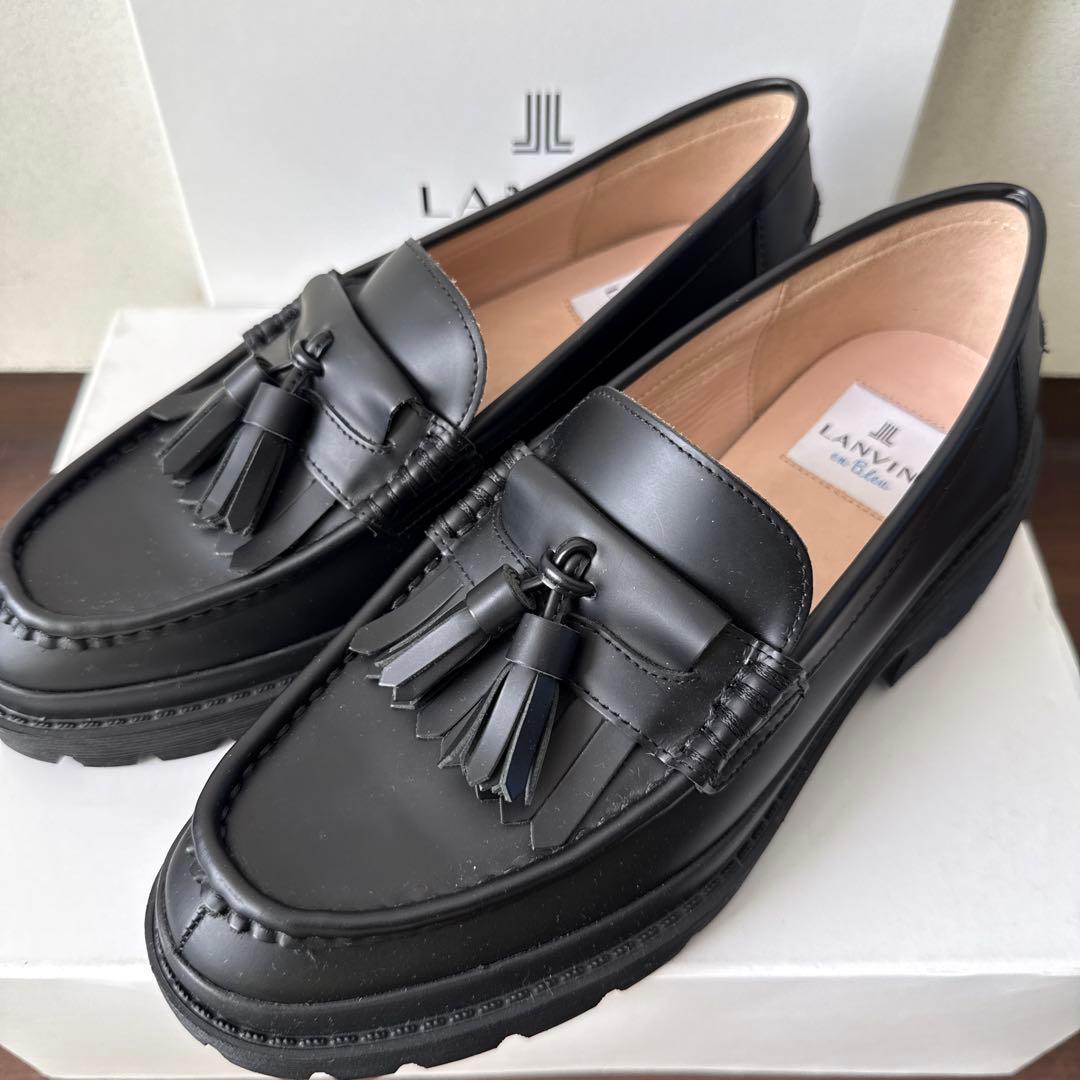 LANVIN ブラック ローファー タッセル付き