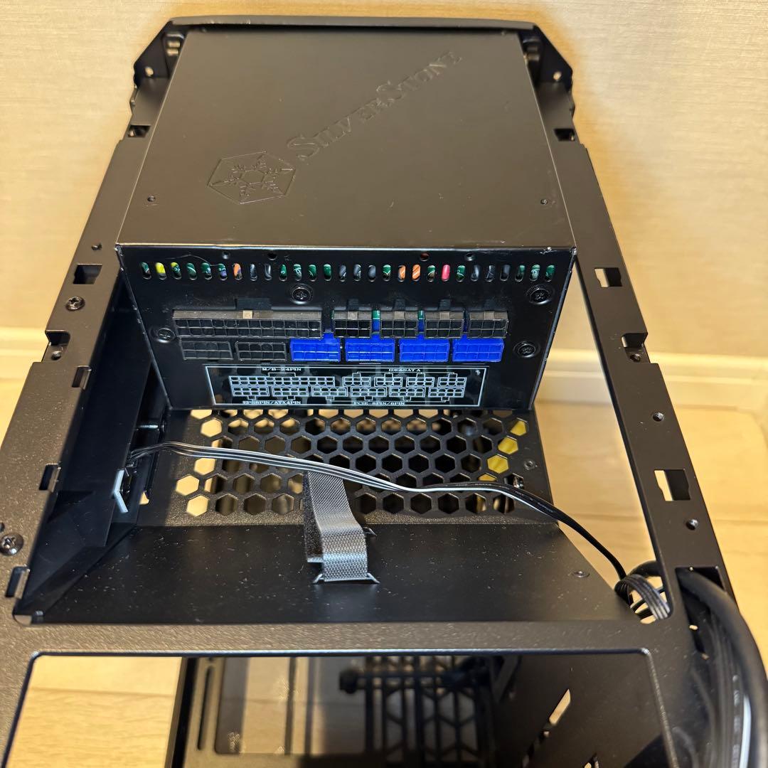 Fractal Design Torrent Nano ケース＋750w電源付き