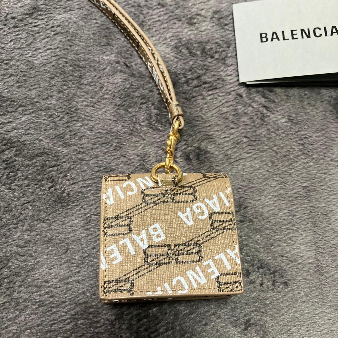 AirPodsケース　第3世代　バレンシアガ