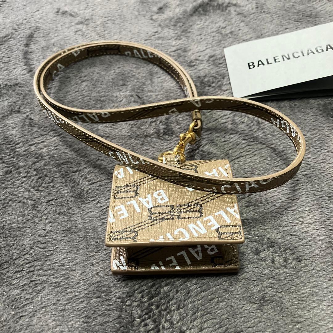 AirPodsケース　第3世代　バレンシアガ