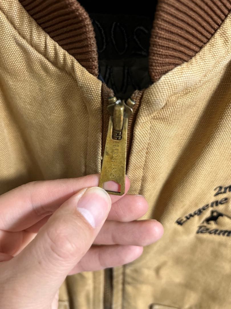 【希少】 carhartt カーハートダックベスト XL ベージュ 刺繍ロゴ