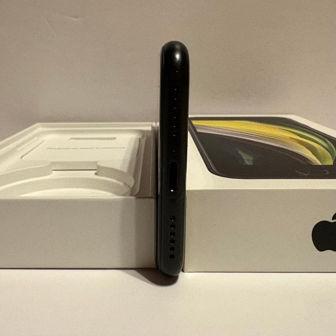 美品 iPhone SE 第2世代 64GB 黒 Simロックなし 本体のみ