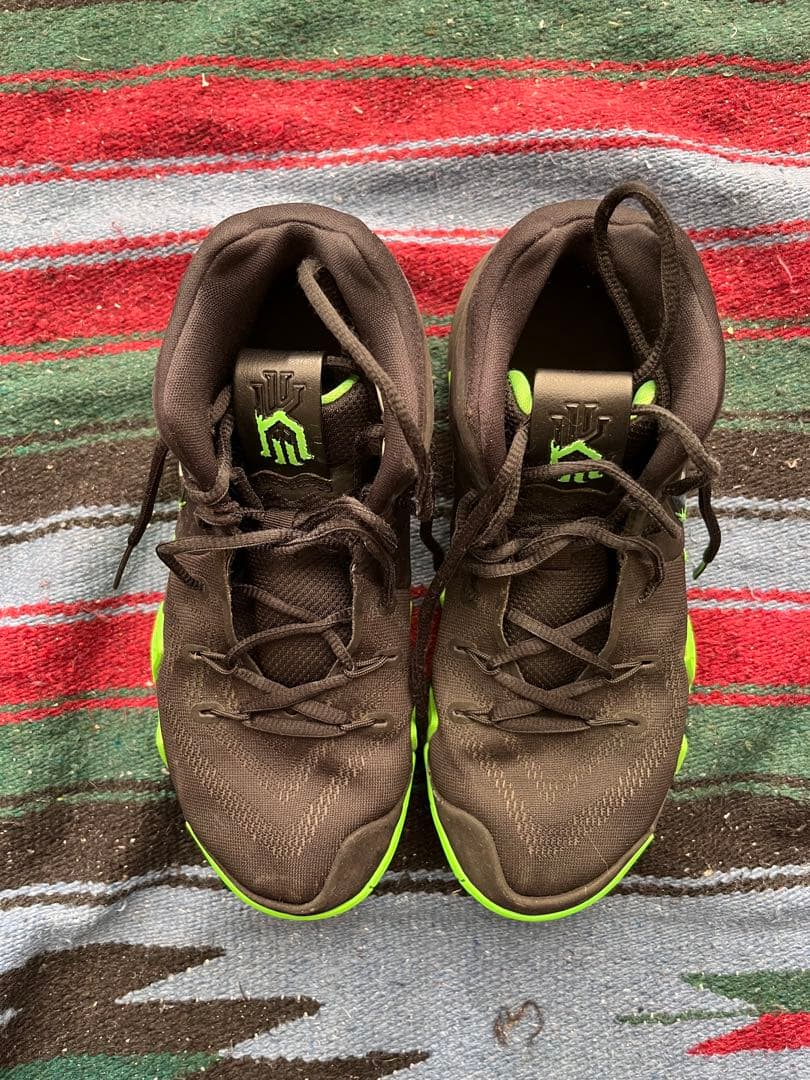 シューズ(男性用) NIKE Kyrie4 Halloween basketball shoes