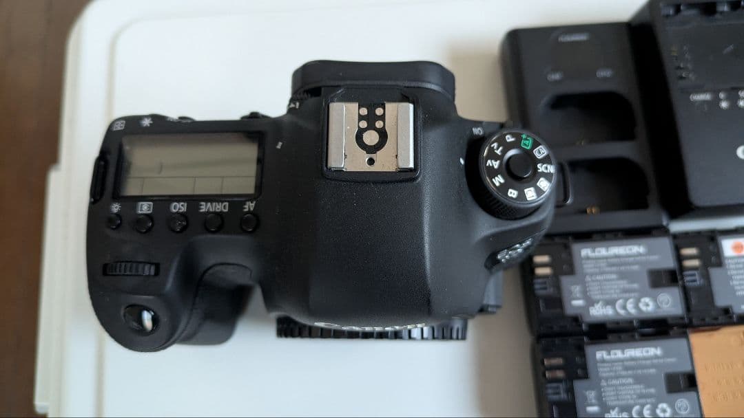 Canon EOS 6D デジタル一眼レフカメラ 本体と付属品