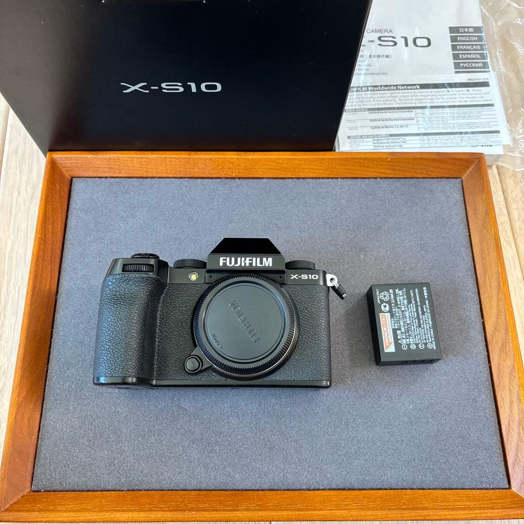 FUJIFILM XS10ボディ、XF18-55f2.8-4.0レンズ