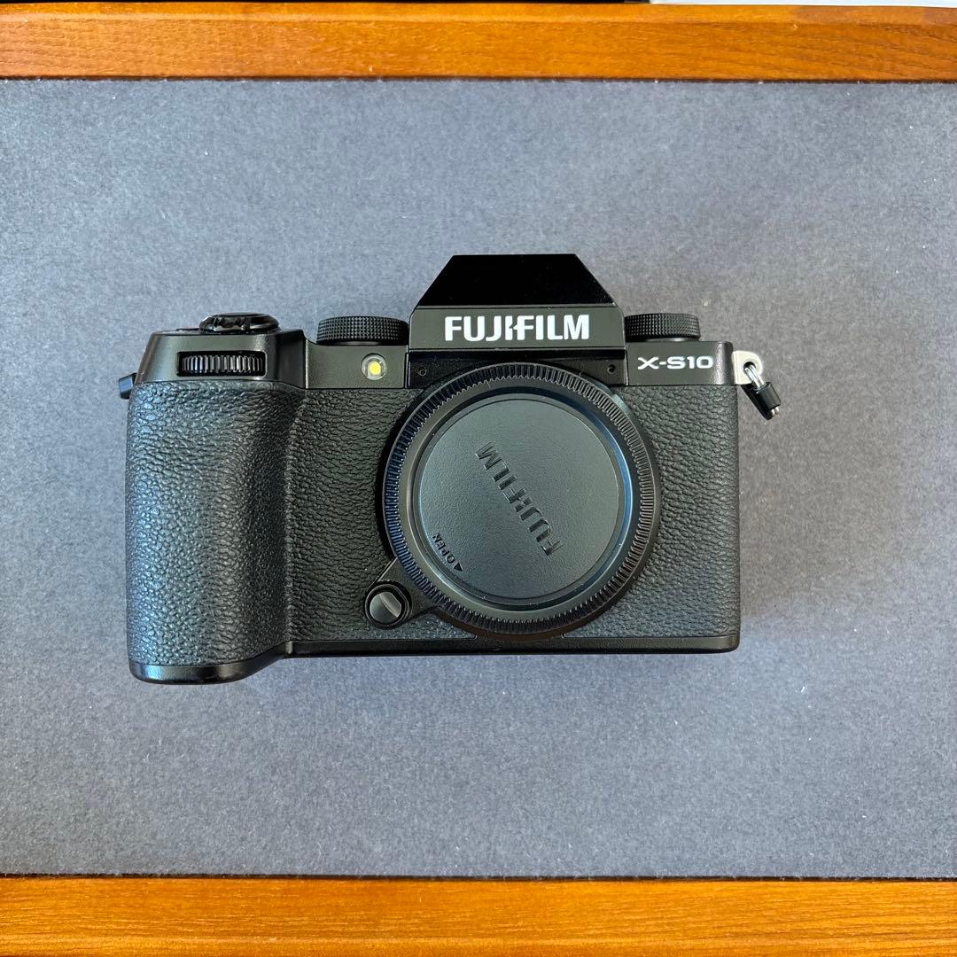 FUJIFILM XS10ボディ、XF18-55f2.8-4.0レンズ