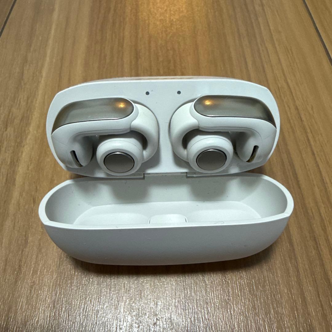 BOSE ワイヤレスイヤホン ホワイト　本体➕ケース