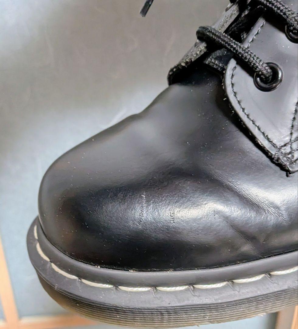 ドクターマーチン 1460 ホワイトステ ッチ 8ホール UK7