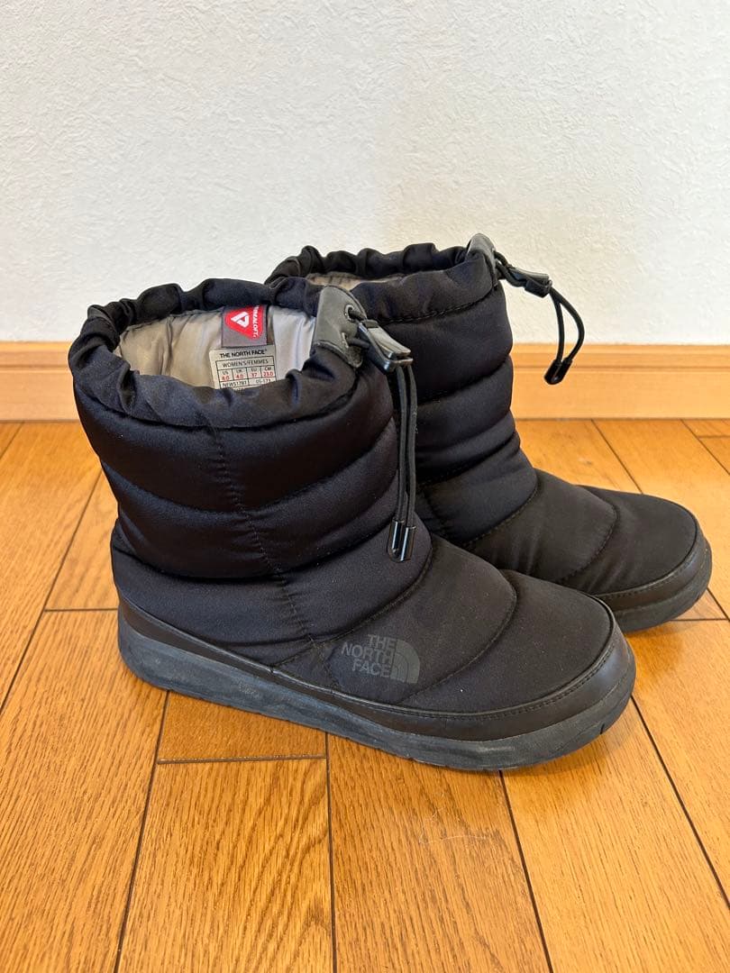 The North Face ブラックダウンブーツ（ヌプシ）