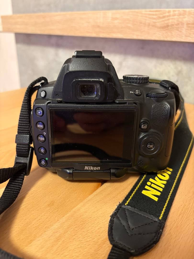 Nikon D5000 デジタル一眼レフカメラ