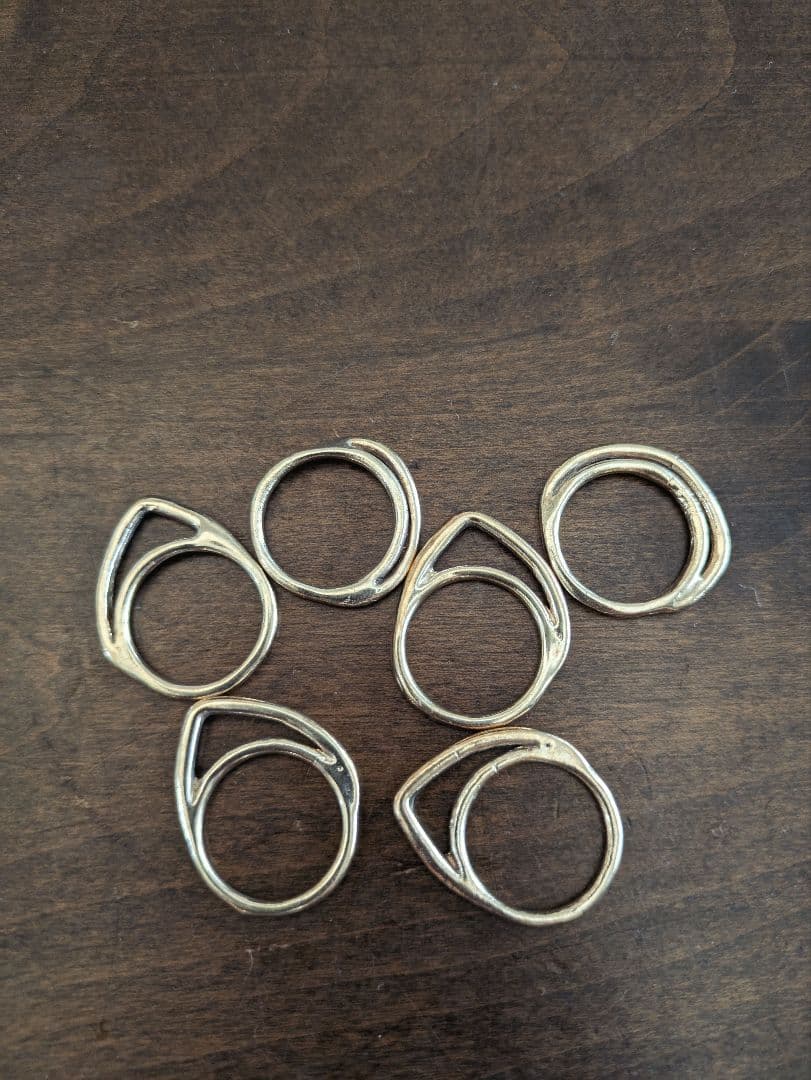 IOSSELLIANIイオッセリアーニ 6連リング