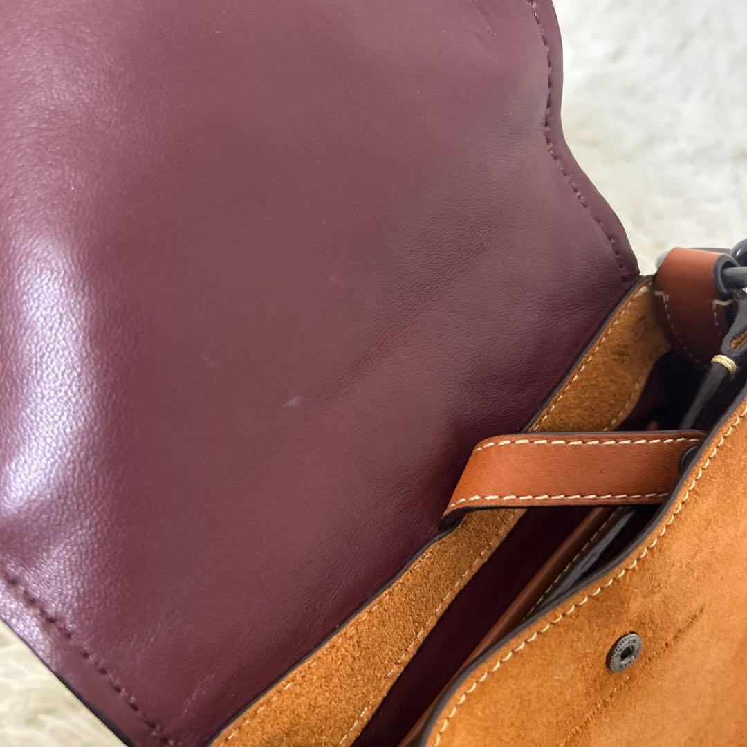 美品　COACH ショルダーバッグ　斜め掛け　サドルバッグ　スタッズ　スエード