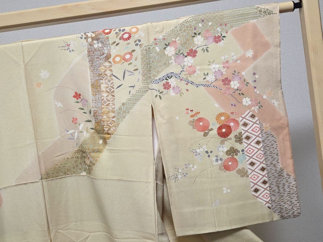 C◆着物くつろぎ 季節の花々 金彩 金駒刺繍 菊 桜 袷 正絹 訪問着 着物
