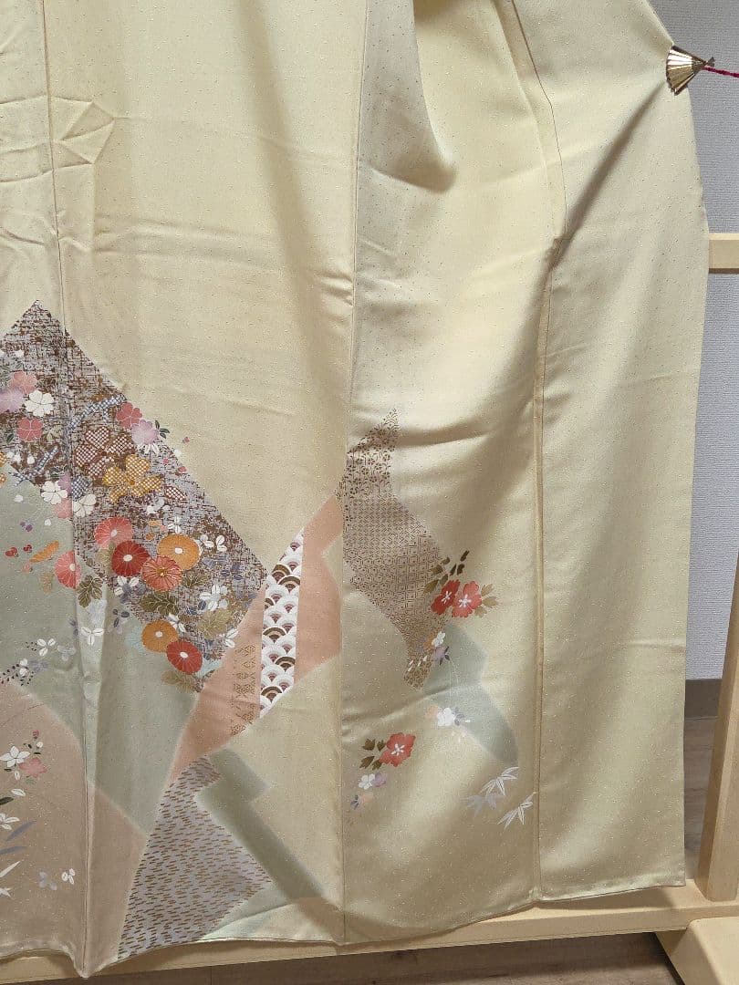 C◆着物くつろぎ 季節の花々 金彩 金駒刺繍 菊 桜 袷 正絹 訪問着 着物